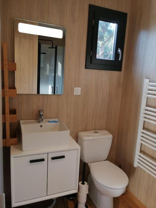 Joli Studio Climatise Avec Jacuzzi Prive Et Entree Independante Frejus Exterior photo